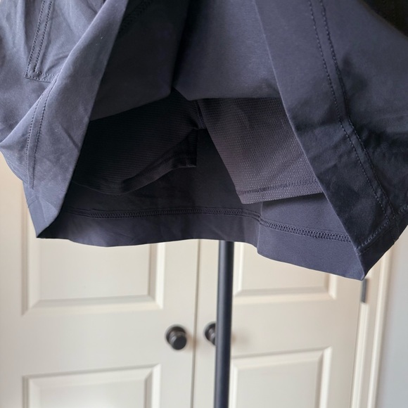 Athleta Chelsea Cargo Skort Black Size 6 Athletic Golf Tennis Travel Skirt - Picture 3 of 4